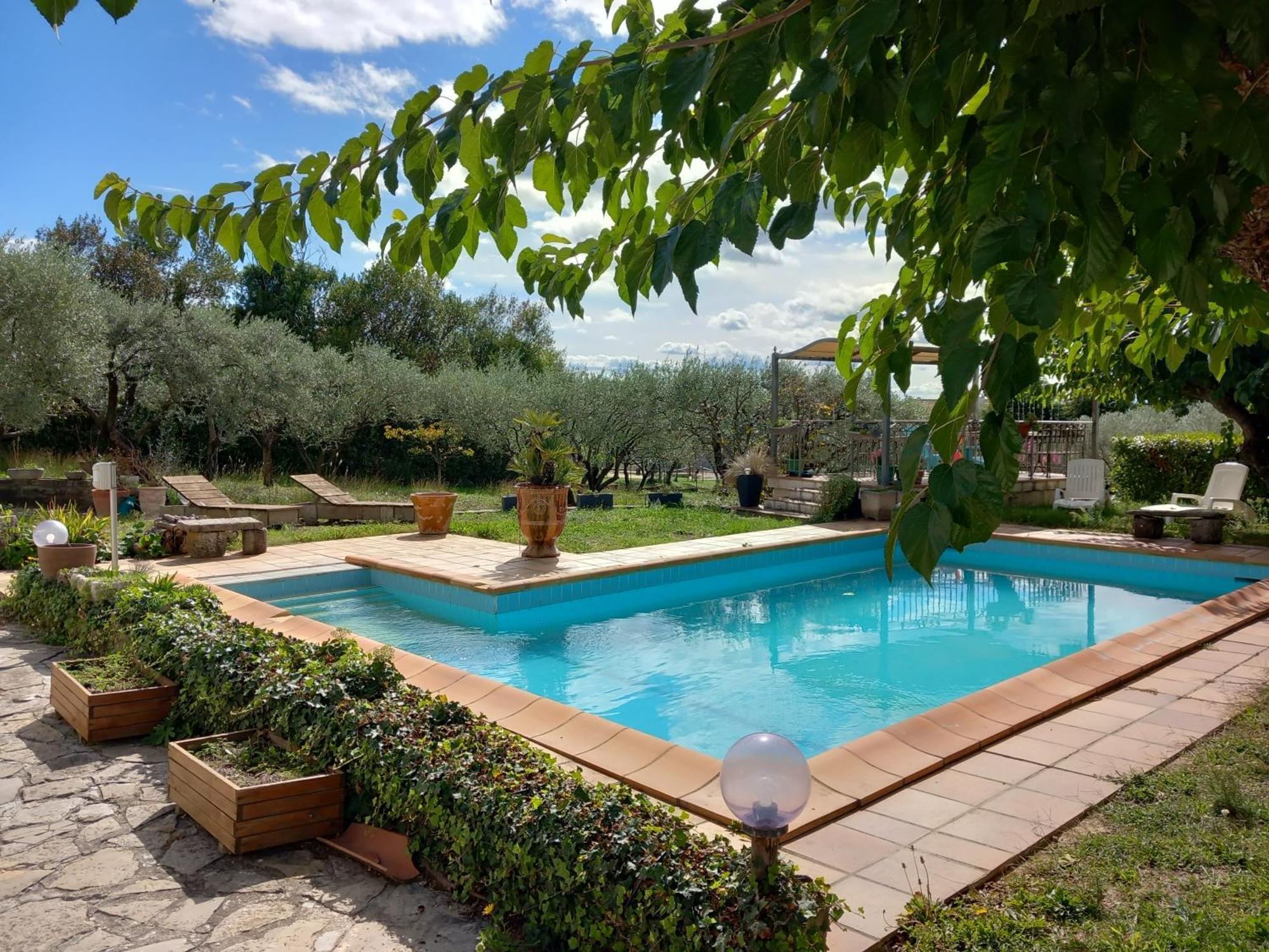Hotel Le Relais Fleuri Alès Esterno foto